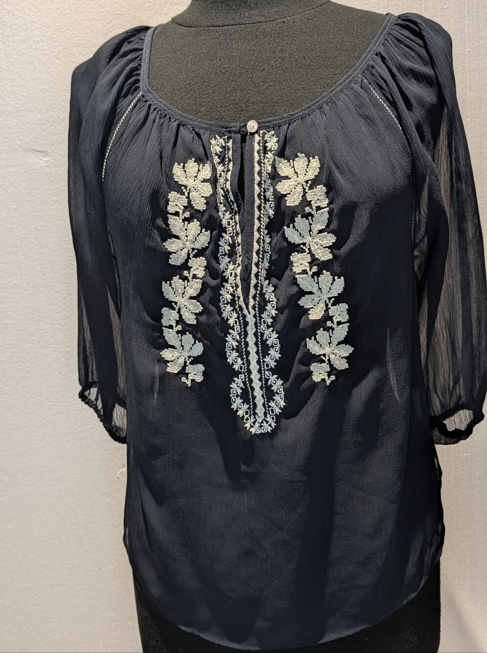 Hollister Co Boho Chiffon Embroidered Split Neck Blouse Size XS